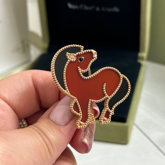 VAN CLEEF & ARPELS LUCKY ANIMALS HORSE CLIP #454795 - Picture 3 of 3